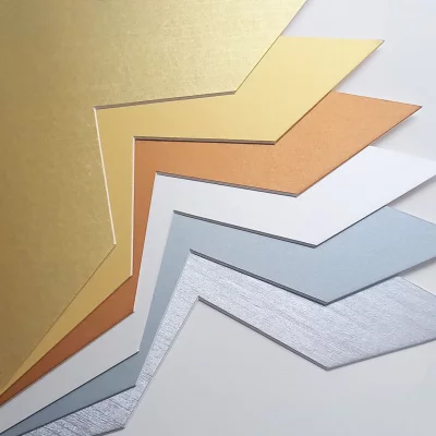 1,3 mm passe-partout in edelmetaallook met uitsnede op maat 20x30 cm | Textured Gold