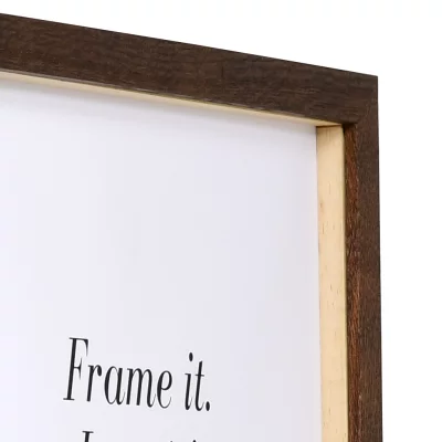 Holz-Bilderrahmen Vienne mit Abstandsleiste - Maßanfertigung Nussbaum | Normalglas (2 mm)