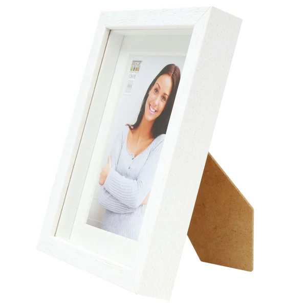 Cadre en bois Hugo avec baguette d'espacement et passe-partout 13x18 cm | blanc | verre standard (2 mm)