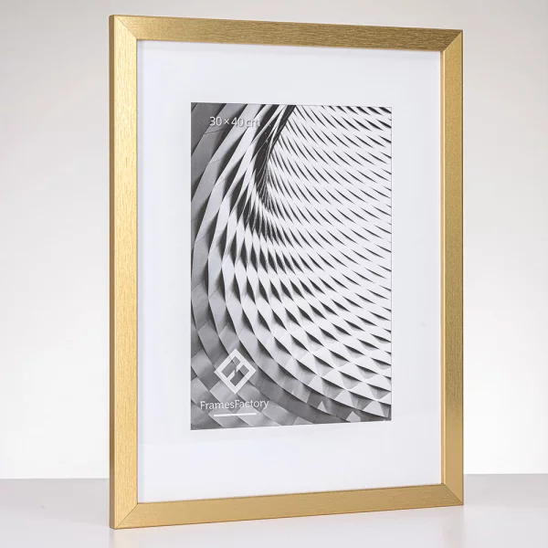 Holz Bilderrahmen Hekla (MDF) Maßanfertigung Gold strukturiert | Kunstglas (1 mm)