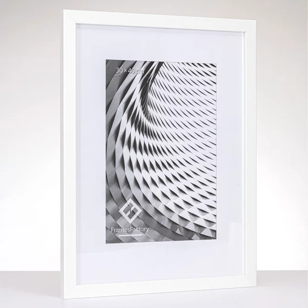 Holz Bilderrahmen Hekla (MDF) Maßanfertigung Weiß | Kunstglas (1 mm)