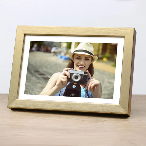 Holz Bilderrahmen Corvian 21x29,7 cm (A4) | Gold | Normalglas (2 mm)