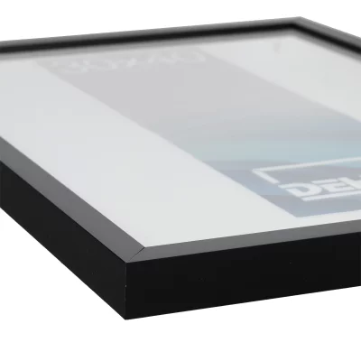 Rama drewniana Hamal - na wymiar sosna czarno pokryta | szkło standardowe (2 mm)