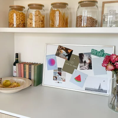 Magneetbord met houten omlijsting 40x60 cm | zilver | zonder glas, met achterwand