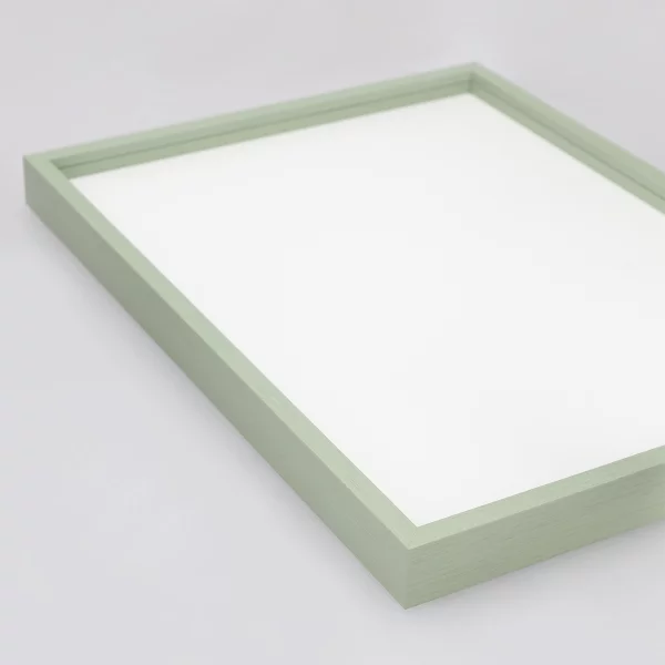 Alu-Bilderrahmen Barth NXT mit Distanzleiste, Serie 1131 18x24 cm | Lindgrün - Furnier Holzoptik | Normalglas (2 mm)