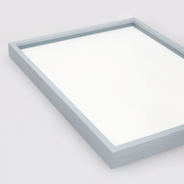 Alu-Bilderrahmen Barth NXT mit Distanzleiste, Serie 1131 18x24 cm | Nebelblau - Furnier Holzoptik | Normalglas (2 mm)