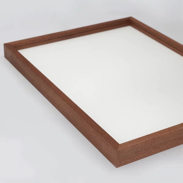 Alu-Bilderrahmen Barth NXT mit Distanzleiste, Serie 1131 18x24 cm | Sapeli Mahagoni - Echtholzfurnier | Normalglas (2 mm)