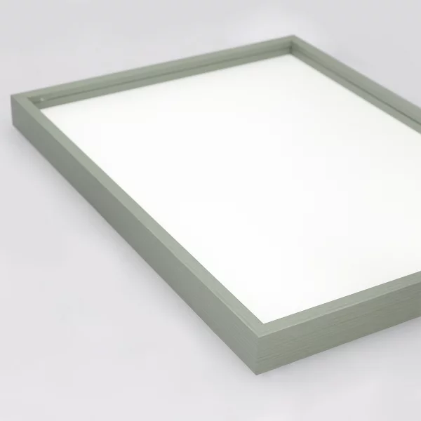 Alu-Bilderrahmen Barth NXT mit Distanzleiste, Serie 1131 - Maßanfertigung Salbeigrün - Furnier Holzoptik | Normalglas (2 mm)