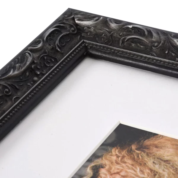 Holz-Bilderrahmen Chic Baroque mit Passepartout 15x20 cm (10x15 cm) | Schwarz | Normalglas (2 mm)