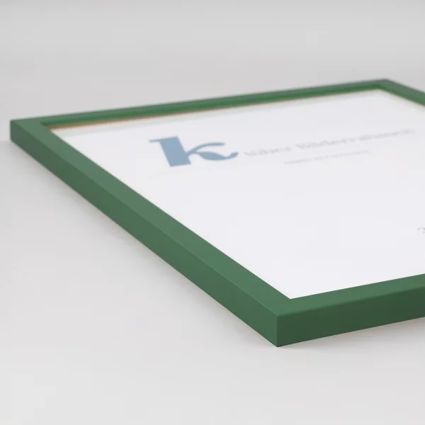 Cadre en bois Prisme 20x30 cm | vert foncé | verre standard (2 mm)