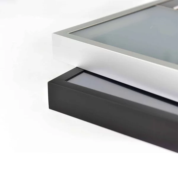 FrameBox II - Cadre pour maillots 60x80 cm | argent mat | verre synthétique (2 mm)
