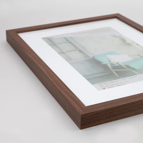 Cadre en bois Stockholm avec passe-partout 10x15 cm | noyer | verre standard (2 mm)