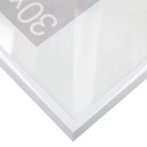 Alu-Bilderrahmen Superba 70x90 cm | Weiß 9016 | Normalglas (2 mm)