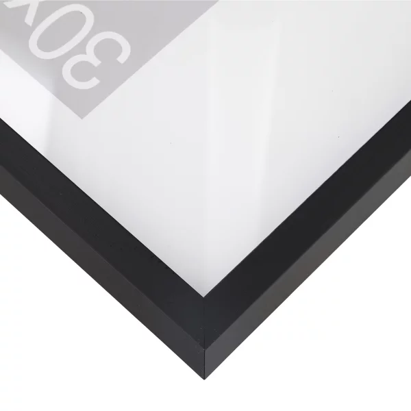 3D-Bilderrahmen aus Holz Bunda nach Maß Linde schwarz deckend | Normalglas (2 mm)