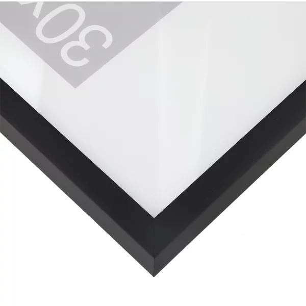 Cadre en bois Hamal sur-mesure pin noir couvrant | verre standard (2 mm)