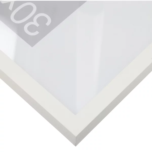 Cadre en bois Hamal sur-mesure pin blanc couvrant | verre standard (2 mm)