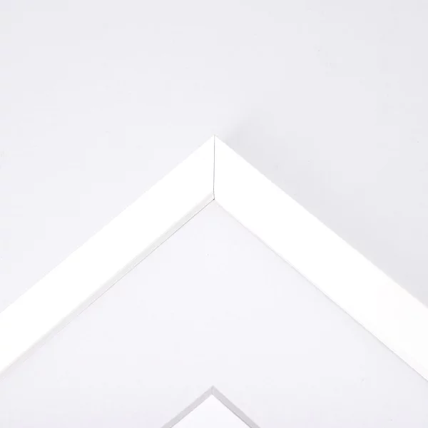 Holz-Bilderrahmen New Basic mit Passepartout 21x29,7 cm (15x21 cm) | Weiß | Kunstglas (2 mm)