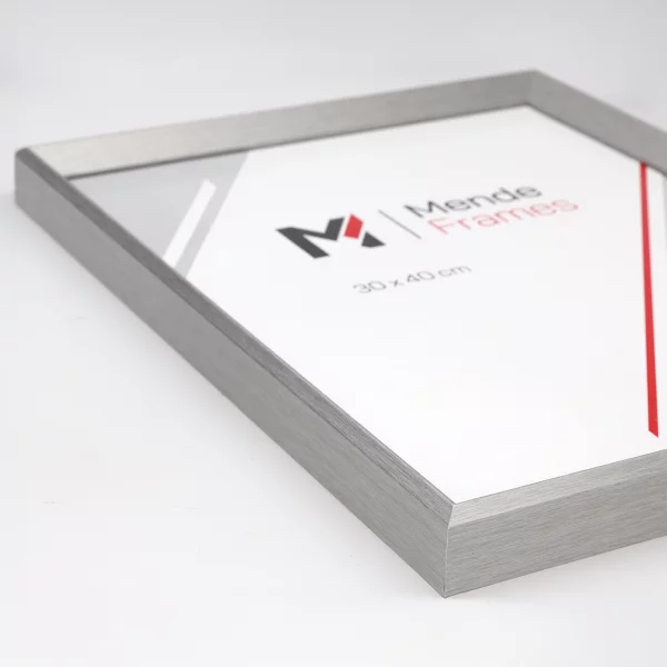 Holz Bilderrahmen Mencuna nach Maß Silber | Museumsglas UV 70 entspiegelt