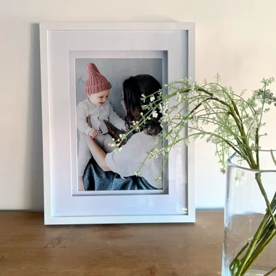 Drewniana rama do obrazu Gabriel z podwójnym passe-partout 20x30 cm | biały | szkło standardowe (2 mm)