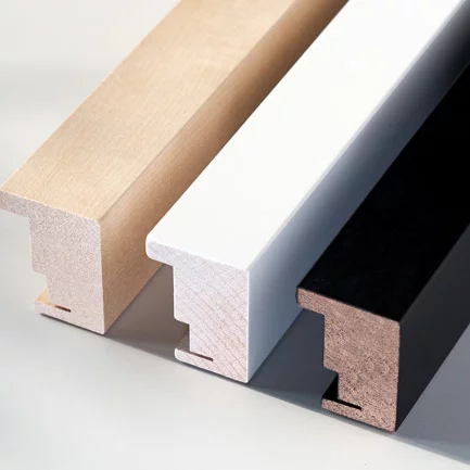 Houten lijst van beuk / esdoorn met afstandlijst op maat beuk, zwart | normaal glas (3 mm)