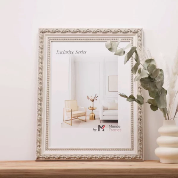 Cadre en bois Deloga sur mesure blanc avec argent | verre standard (2 mm)