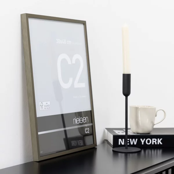 Alu-Bilderrahmen C2 70x100 cm | Struktur Walnuss matt | Normalglas (2 mm)