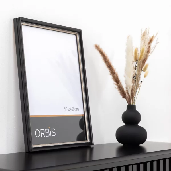 Bilderrahmen Neas aus Holz nach Mass Schwarz mit Silber | Normalglas (2 mm)