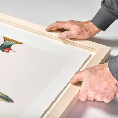 Houten lijst van beuk / esdoorn met afstandlijst op maat beuk, zwart | normaal glas (3 mm)
