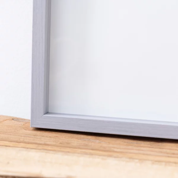 Alu-Bilderrahmen Barth NXT mit Distanzleiste, Serie 1131 - Maßanfertigung Hellgrau - Furnier Holzoptik | Normalglas (2 mm)