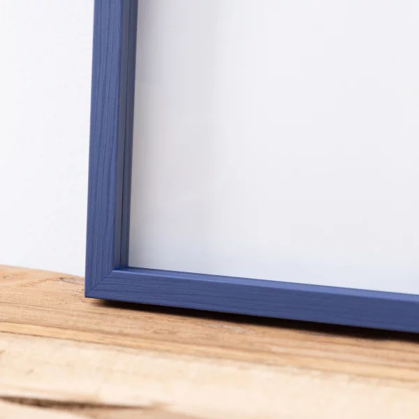 Alu-Bilderrahmen Barth NXT mit Distanzleiste, Serie 1131 - Maßanfertigung Indigo - Furnier Holzoptik | Normalglas (2 mm)