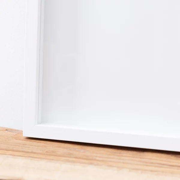 Alu-Bilderrahmen Barth NXT mit Distanzleiste, Serie 1131 - Maßanfertigung Weiß - Furnier Holzoptik | Normalglas (2 mm)