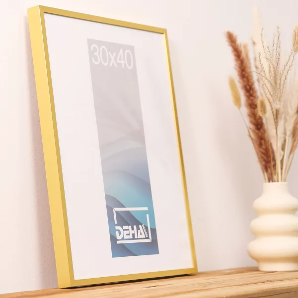 Alu Bilderrahmen Vega 70x100 cm | Gold matt | Normalglas (2 mm)