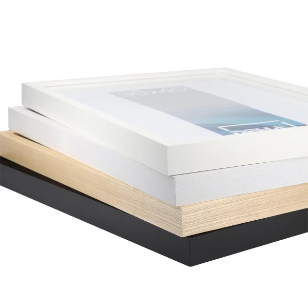 3D-Bilderrahmen aus Holz Bunda nach Maß Esche natur lasiert | Normalglas (2 mm)