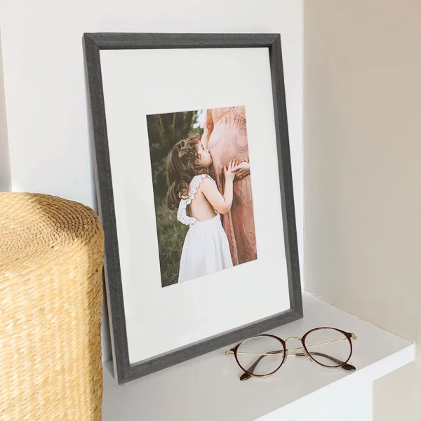 Cadre en bois (MDF) Elias 10x15 cm | gris foncé | verre standard (2 mm)