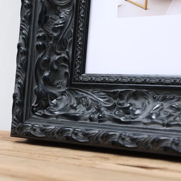 Exklusiver Holz-Bilderrahmen Calinda nach Maß Schwarz | Leerrahmen (ohne Glas und Rückwand)