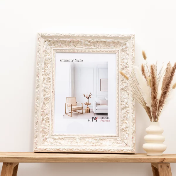 Exklusiv-Holzrahmen Calinda nach Mass Weiß | Normalglas (2 mm)