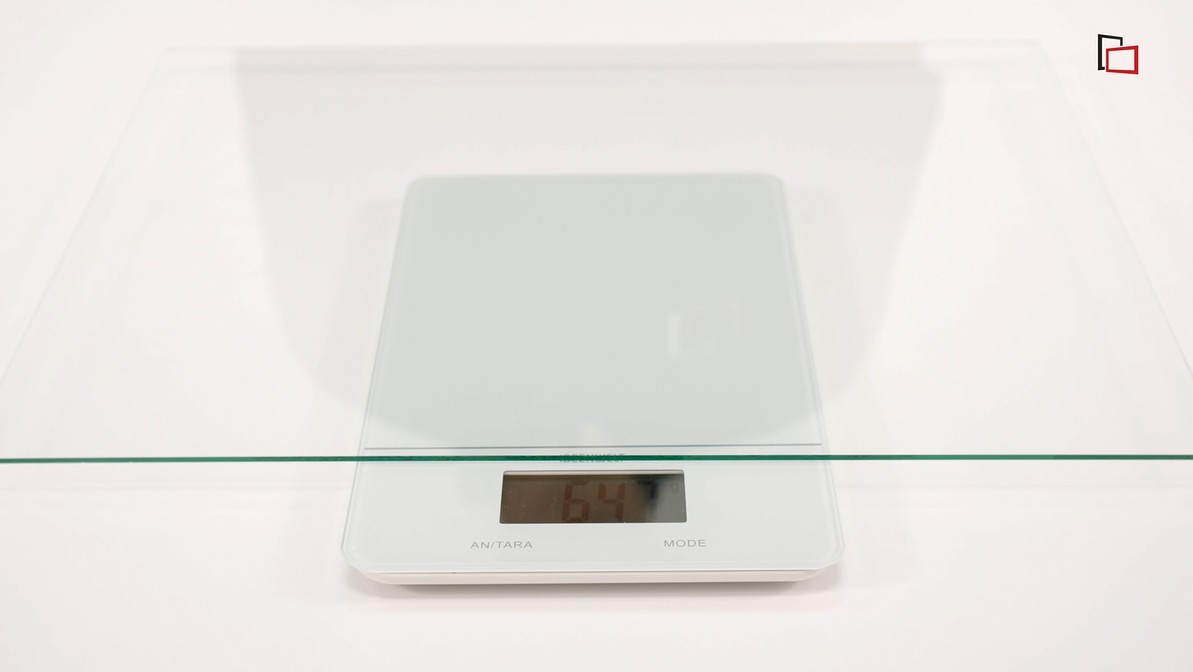 Normalglas auf der Waage: 647 Gramm