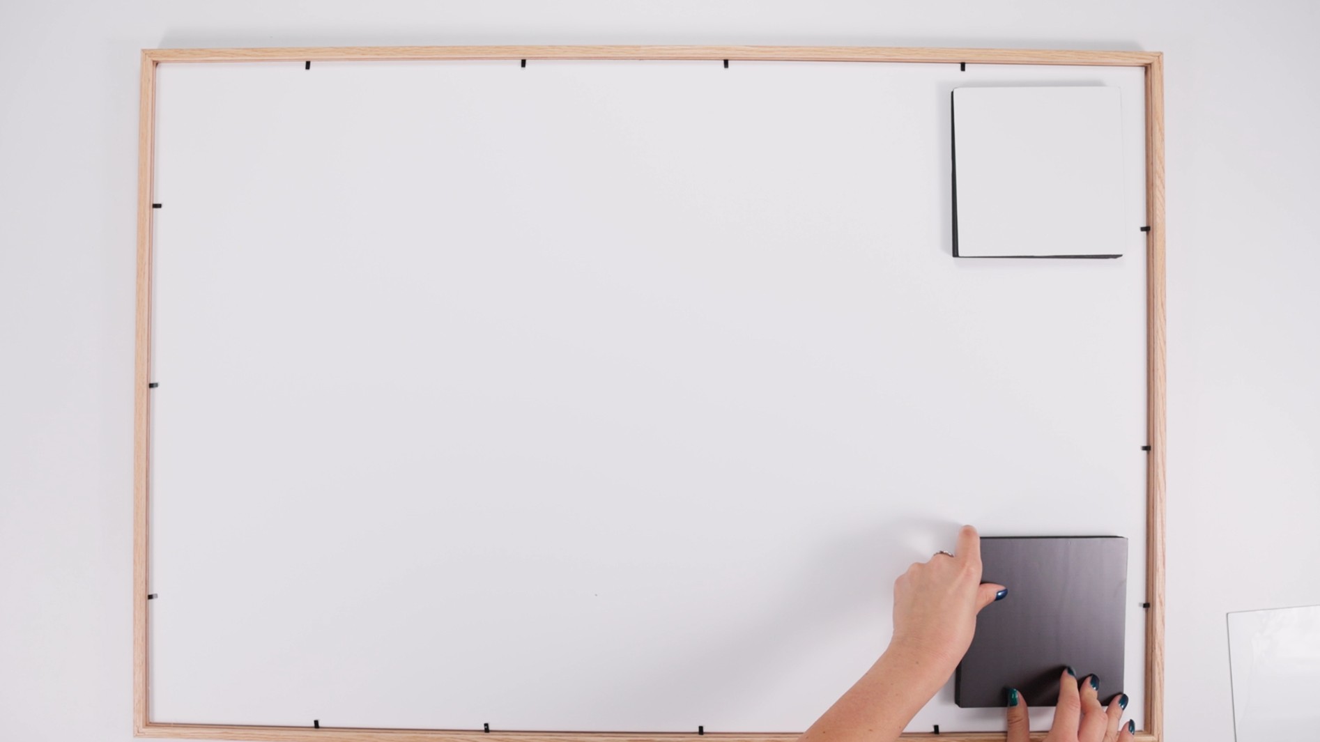 Rahmen mit zwei Magneten